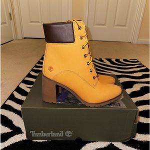 Brand New - Women’s Allington Timberland with Lug Heel
